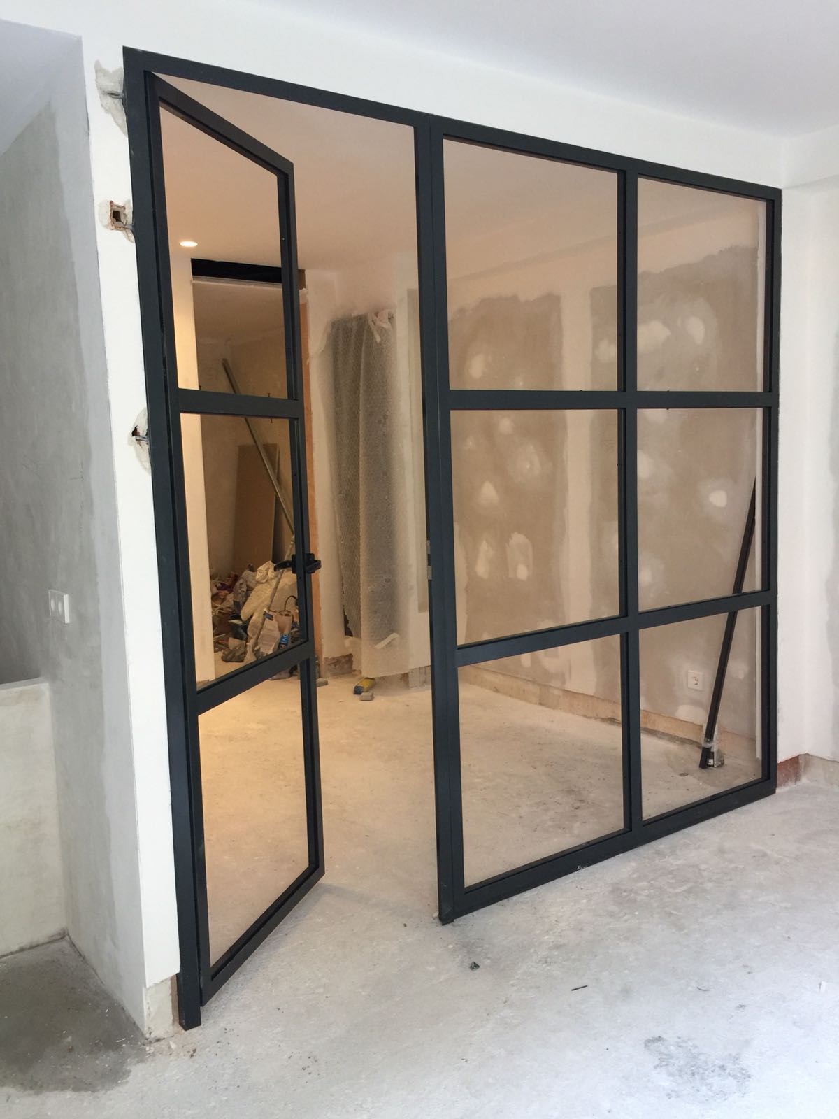 Puerta perfiles hierro
