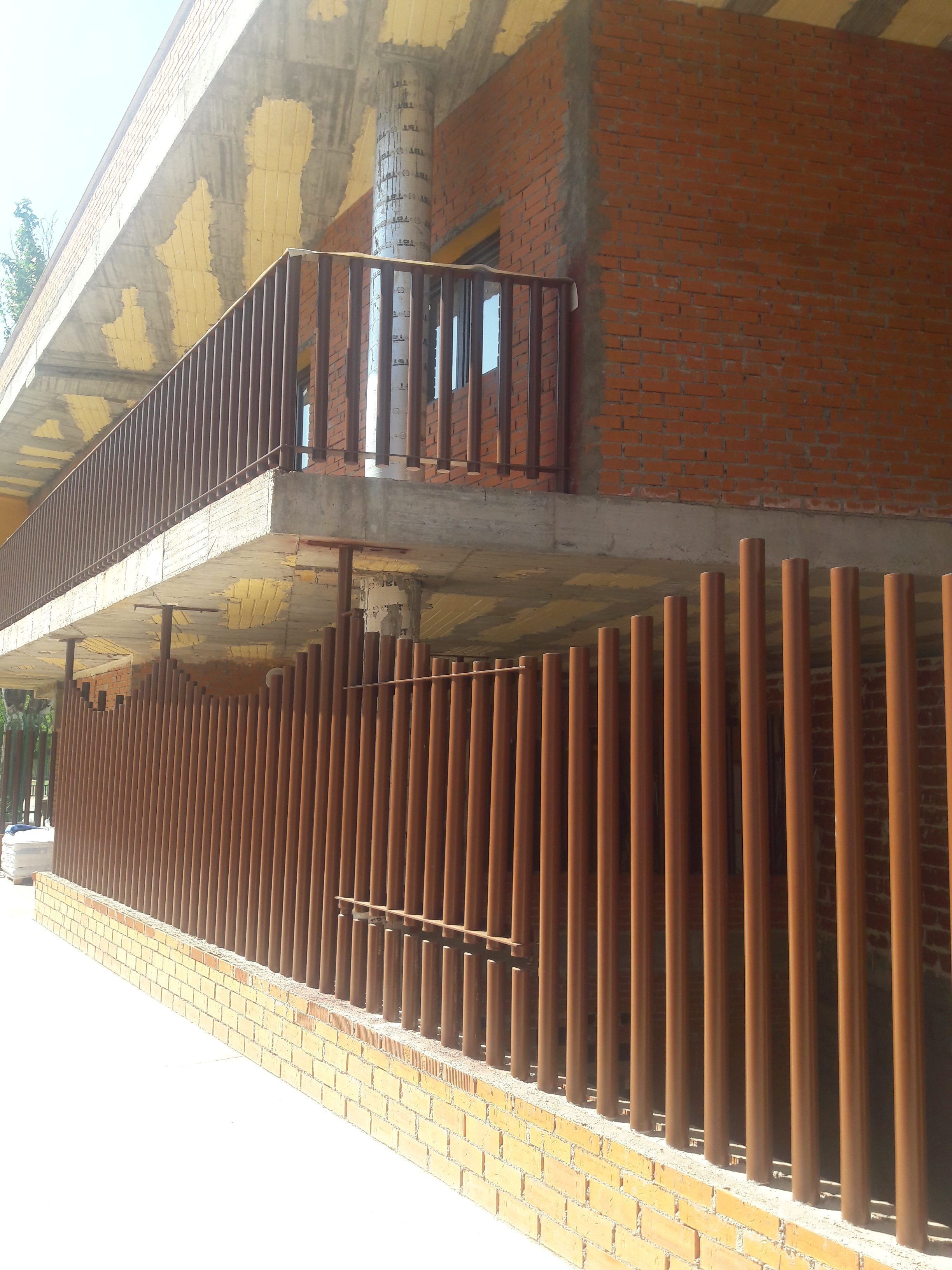 Barandilla y valla